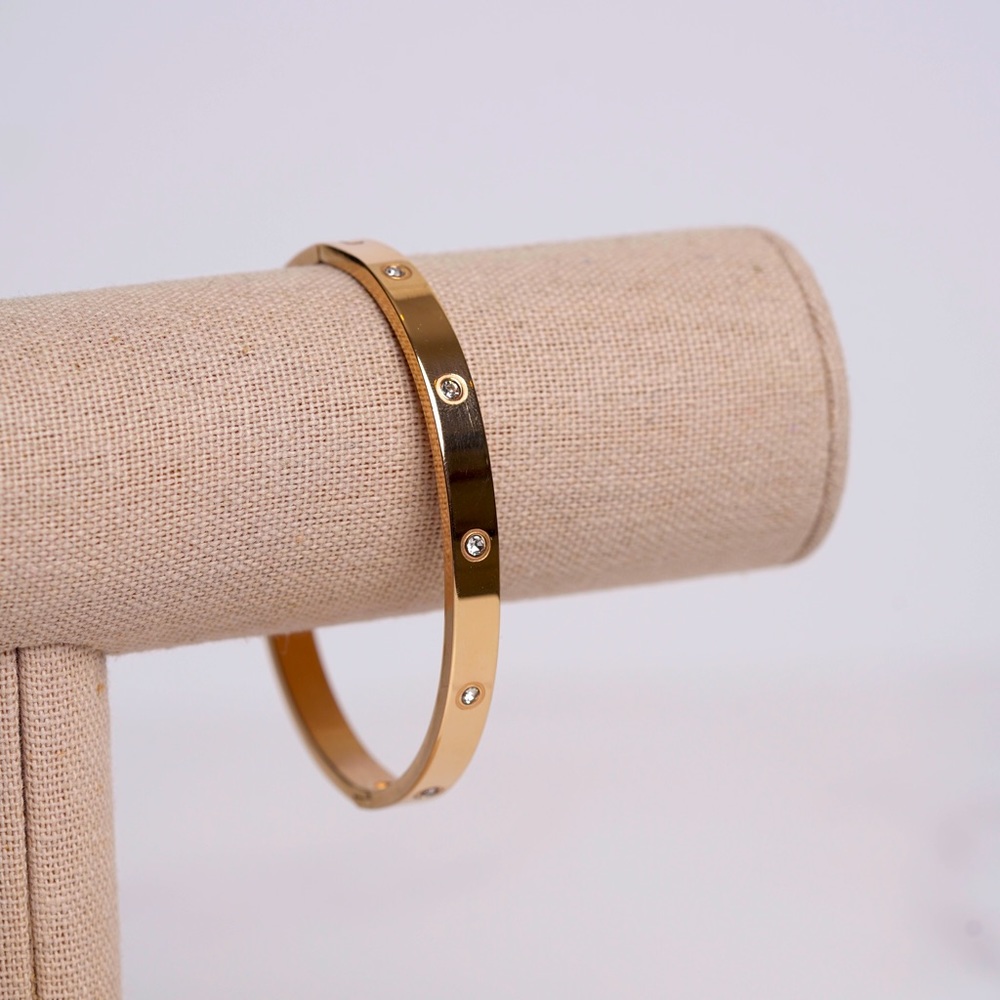 Gold bangle
